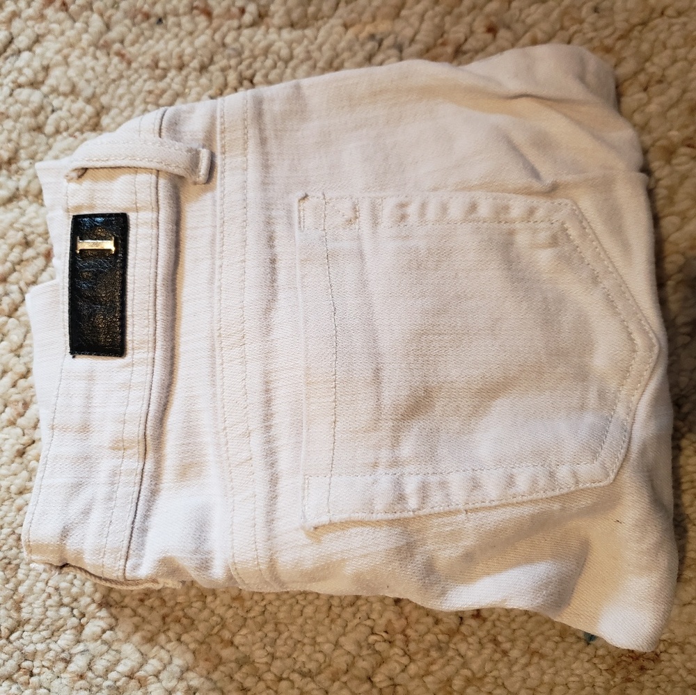White skinny jeans